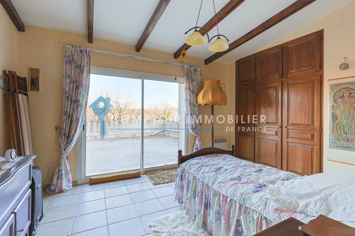 Image No.11-5 Bed House for sale