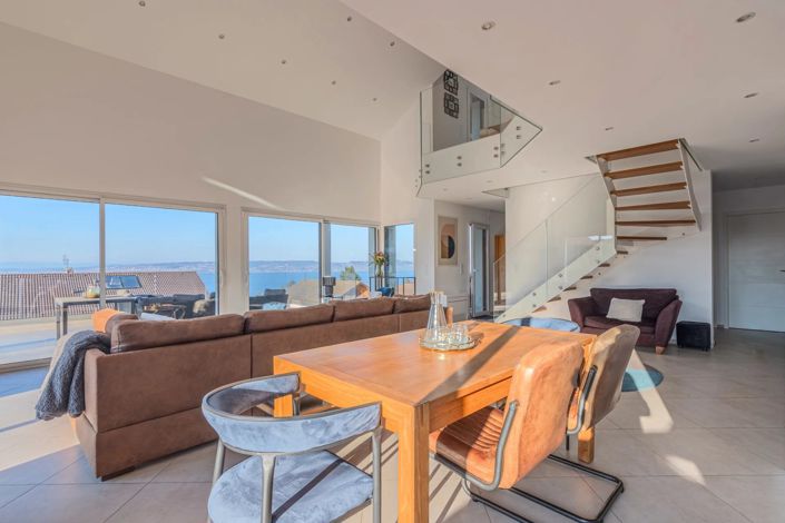 Image No.8-6 Bed House for sale
