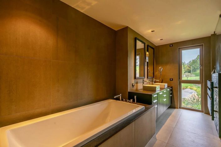 Image No.11-3 Bed House for sale