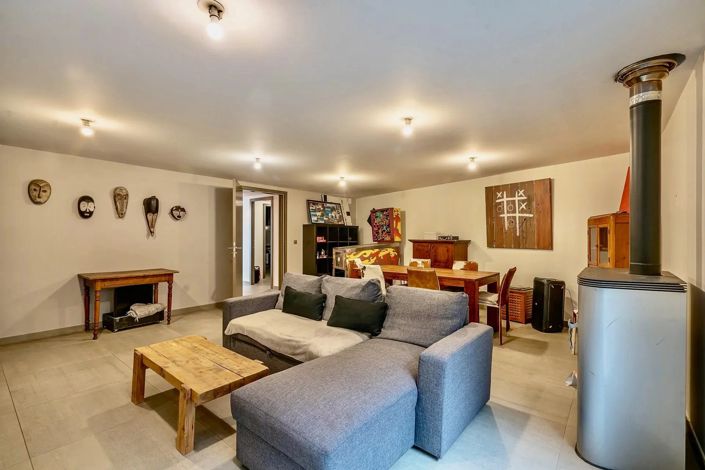Image No.17-3 Bed House for sale