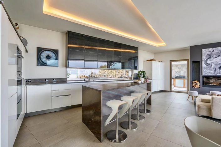 Image No.6-3 Bed House for sale