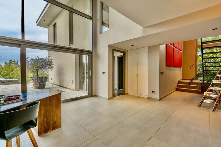 Image No.8-3 Bed House for sale