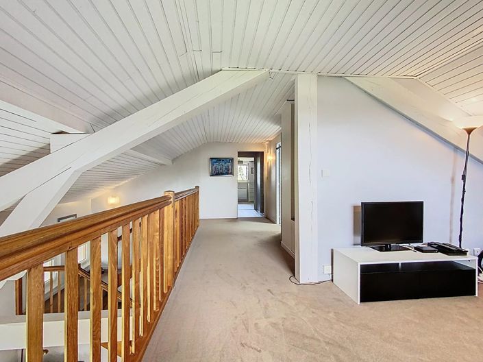 Image No.10-5 Bed House for sale