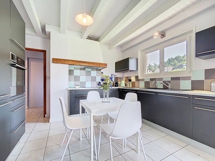 Image No.6-5 Bed House for sale