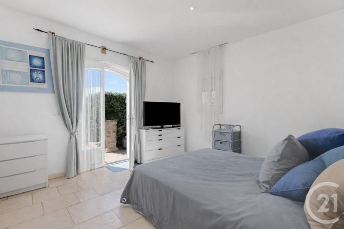 Image No.12-3 Bed House for sale