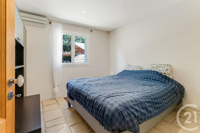 Image No.17-3 Bed House for sale