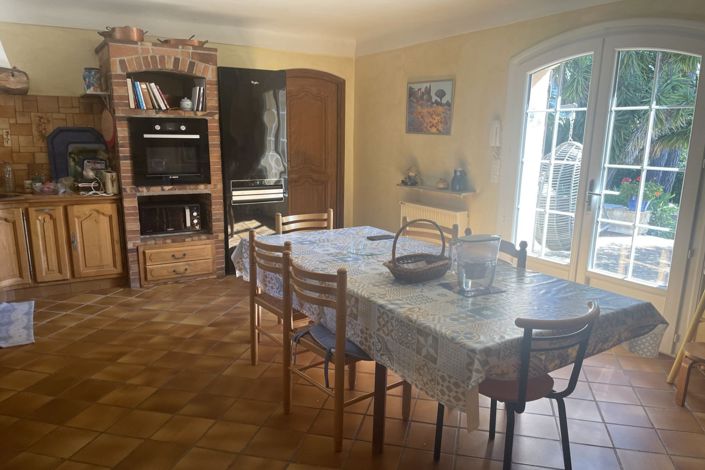 Image No.6-4 Bed House for sale