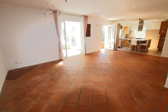 Image No.6-Maison de 3 chambres à vendre à Saint-Cézaire-sur-Siagne
