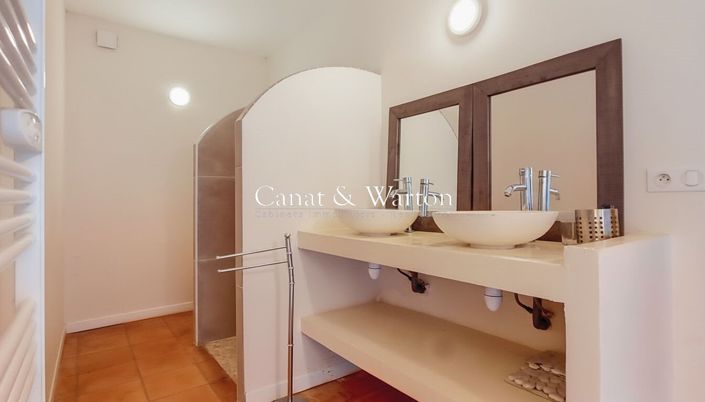 Image No.13-5 Bed Property for sale