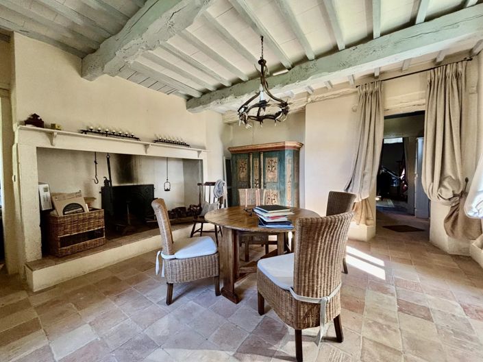 Image No.10-6 Bed House for sale