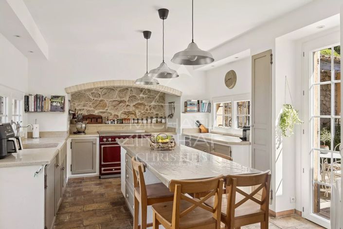 Image No.8-4 Bed House for sale