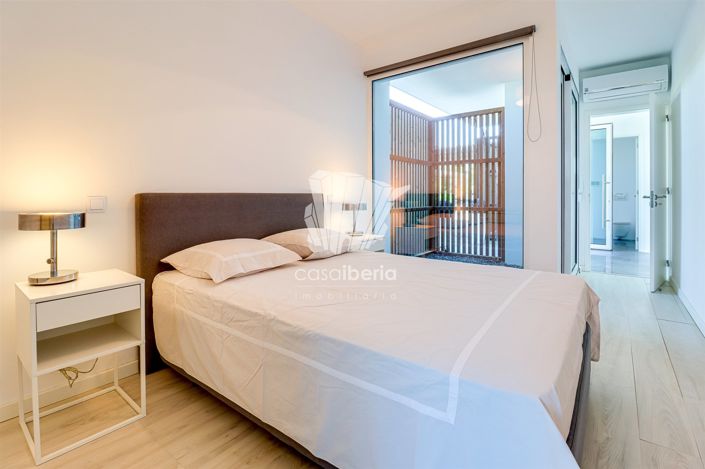 Image No.10-3 Bed House for sale