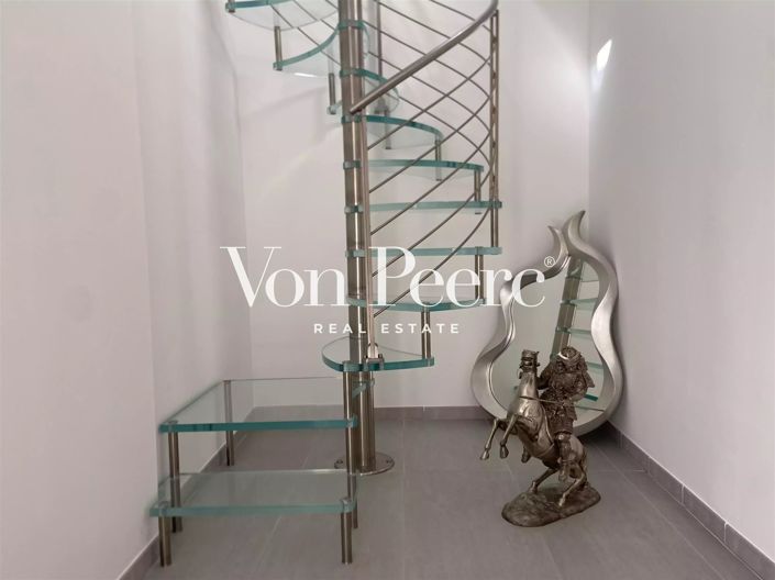 Image No.6-4 Bed House for sale