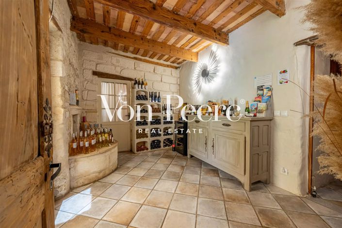 Image No.9-6 Bed House for sale