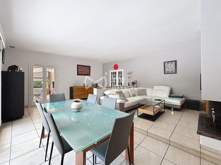 Image No.5-4 Bed House for sale