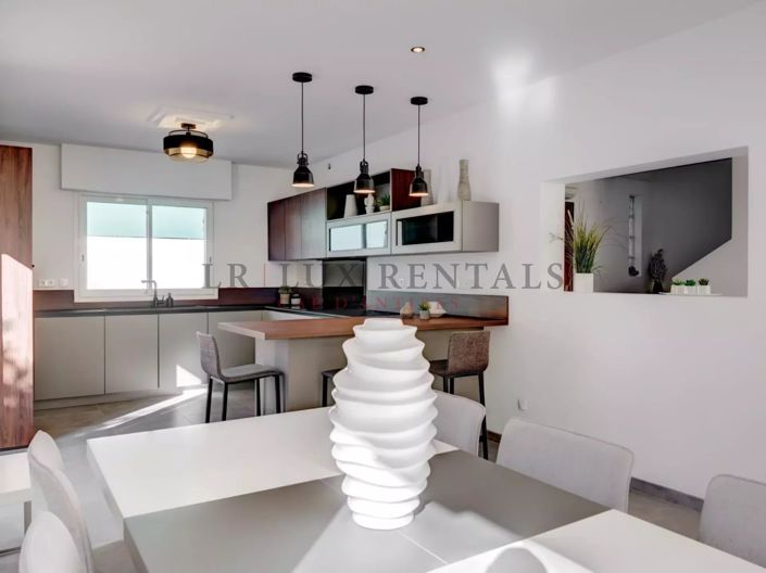 Image No.5-4 Bed House for sale