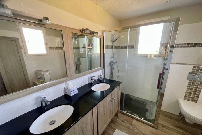Image No.7-4 Bed House for sale