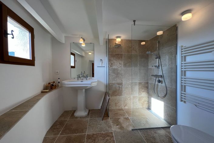 Image No.12-4 Bed House for sale