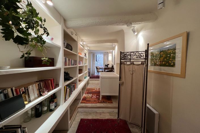 Image No.18-4 Bed House for sale