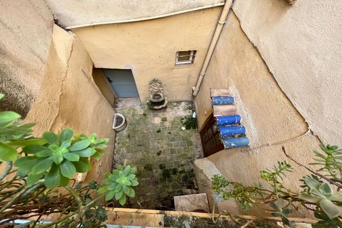 Image No.20-4 Bed House for sale