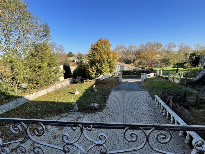 Image No.2-4 Bed House for sale