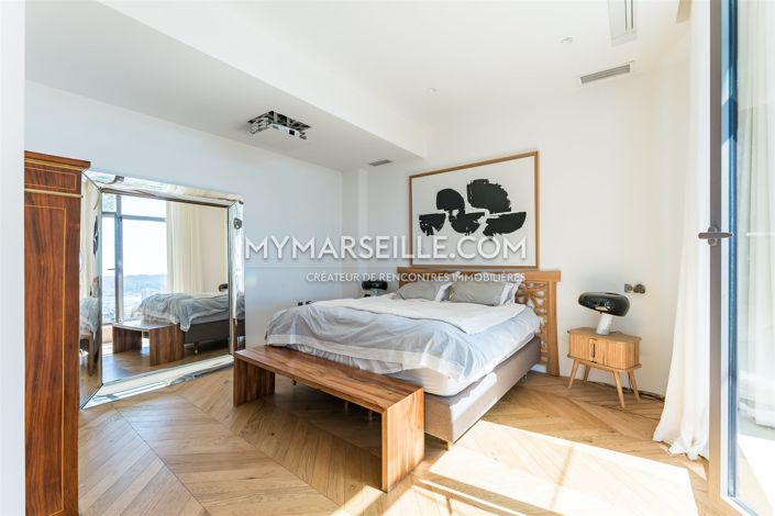Image No.43-5 Bed Property for sale