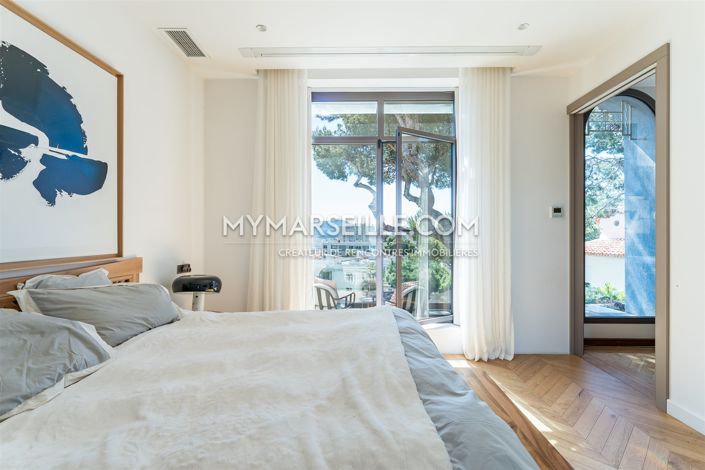 Image No.44-5 Bed Property for sale