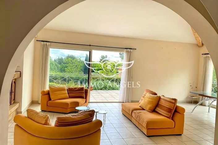 Image No.5-5 Bed House for sale