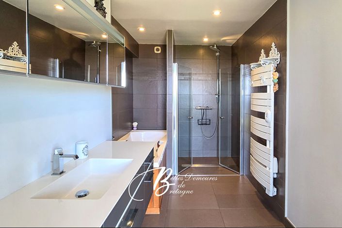 Image No.12-4 Bed House for sale