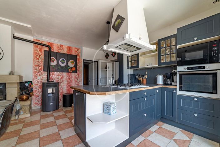 Image No.5-6 Bed House for sale