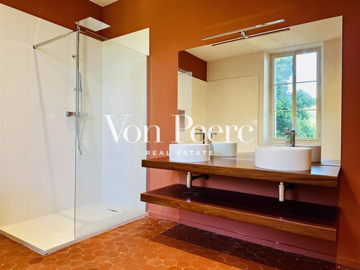 Image No.7-5 Bed House for sale