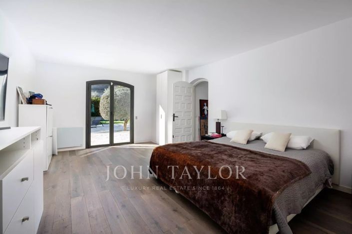 Image No.10-4 Bed House for sale