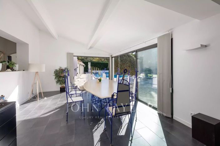 Image No.8-4 Bed House for sale