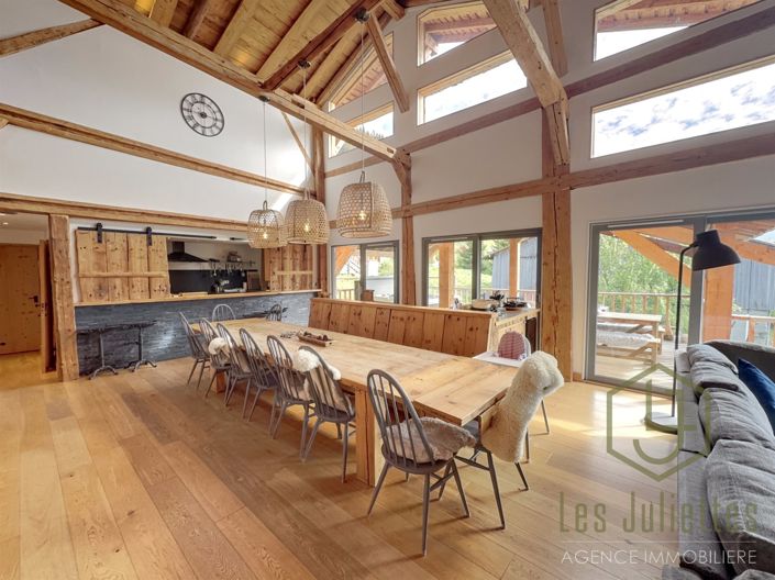 Image No.6-10 Bed House for sale