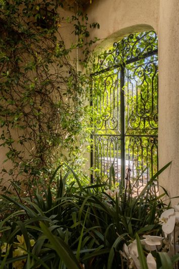 Image No.13-5 Bed House for sale
