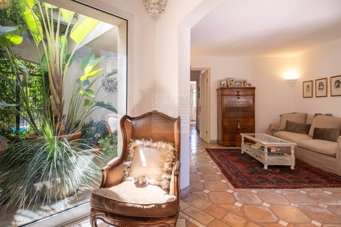 Image No.2-5 Bed House for sale