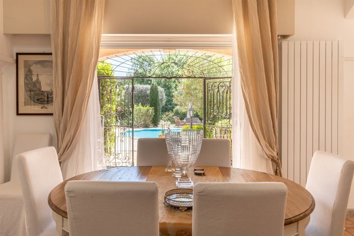 Image No.4-5 Bed House for sale