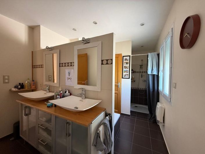 Image No.41-4 Bed House for sale