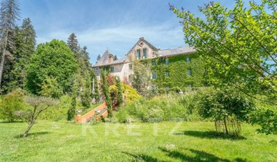 1 - Lacaze, Property