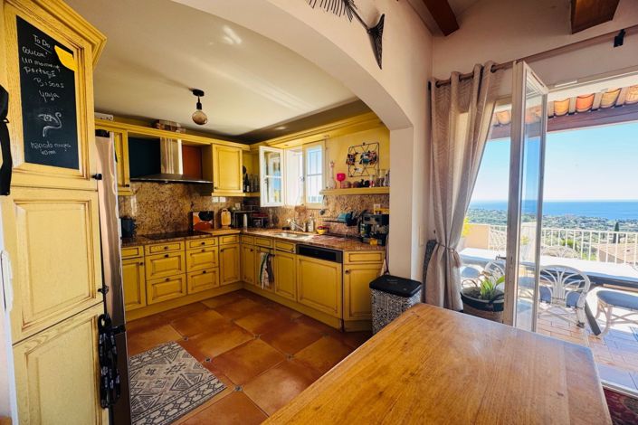Image No.6-3 Bed House for sale
