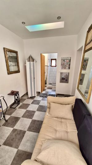 Image No.11-2 Bed House for sale