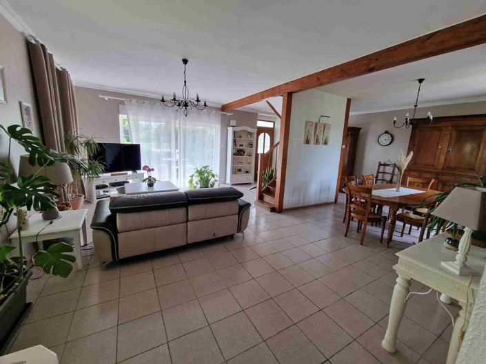 Image No.10-4 Bed House for sale