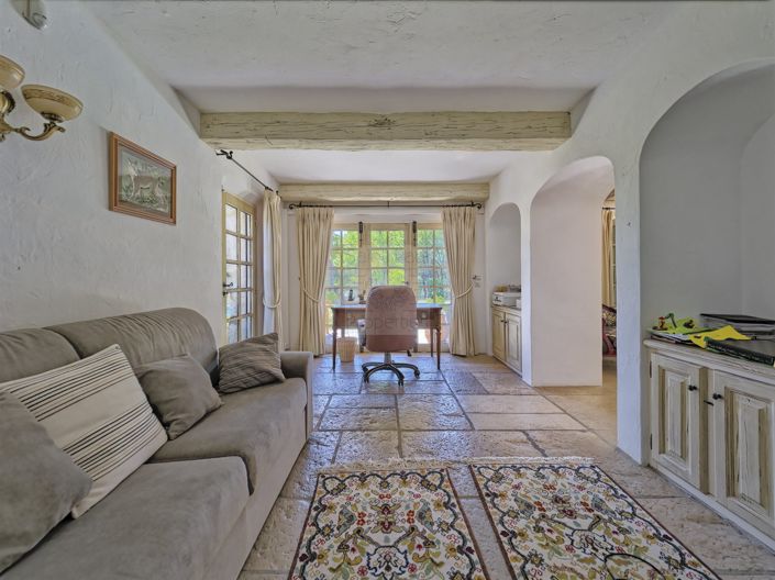 Image No.10-4 Bed House for sale