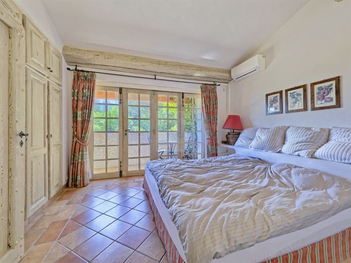 Image No.14-4 Bed House for sale