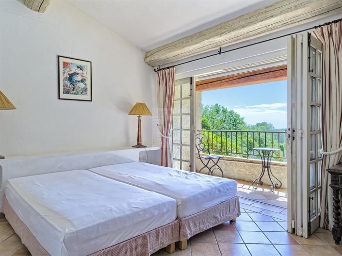 Image No.18-4 Bed House for sale