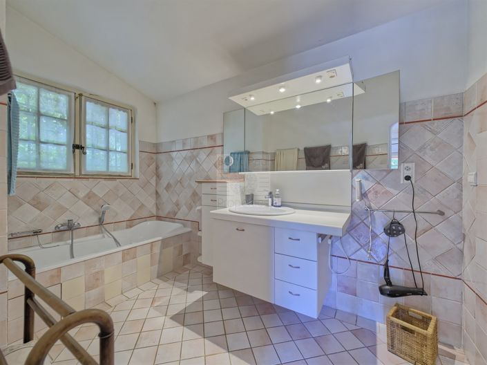 Image No.19-4 Bed House for sale