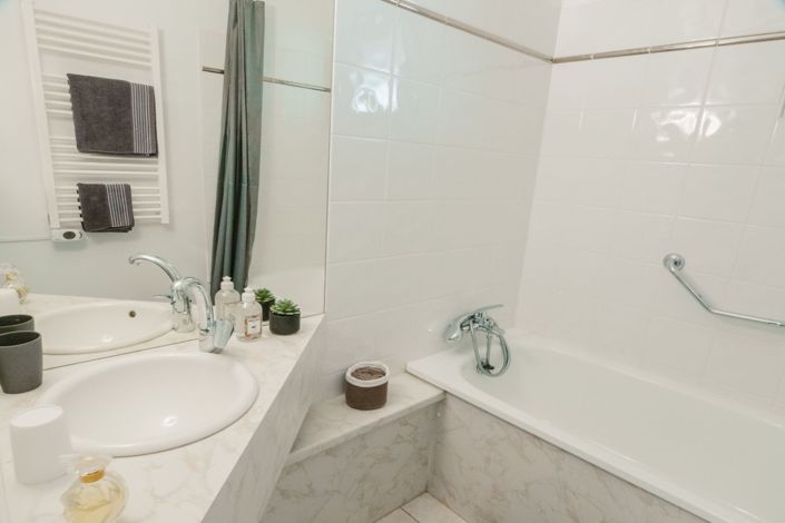 Image No.8-3 Bed Apartment for sale