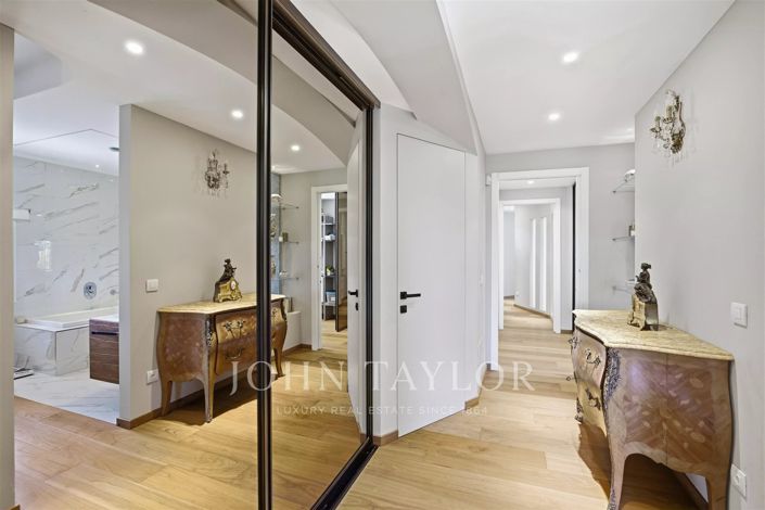 Image No.16-4 Bed House for sale