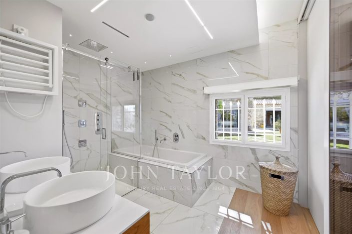 Image No.17-4 Bed House for sale