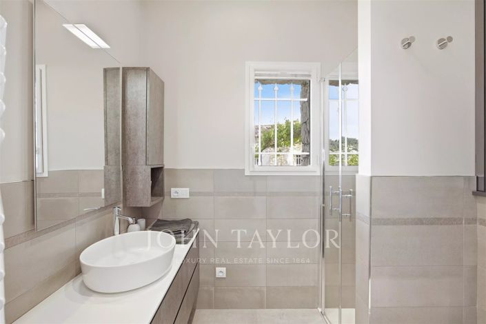 Image No.22-4 Bed House for sale